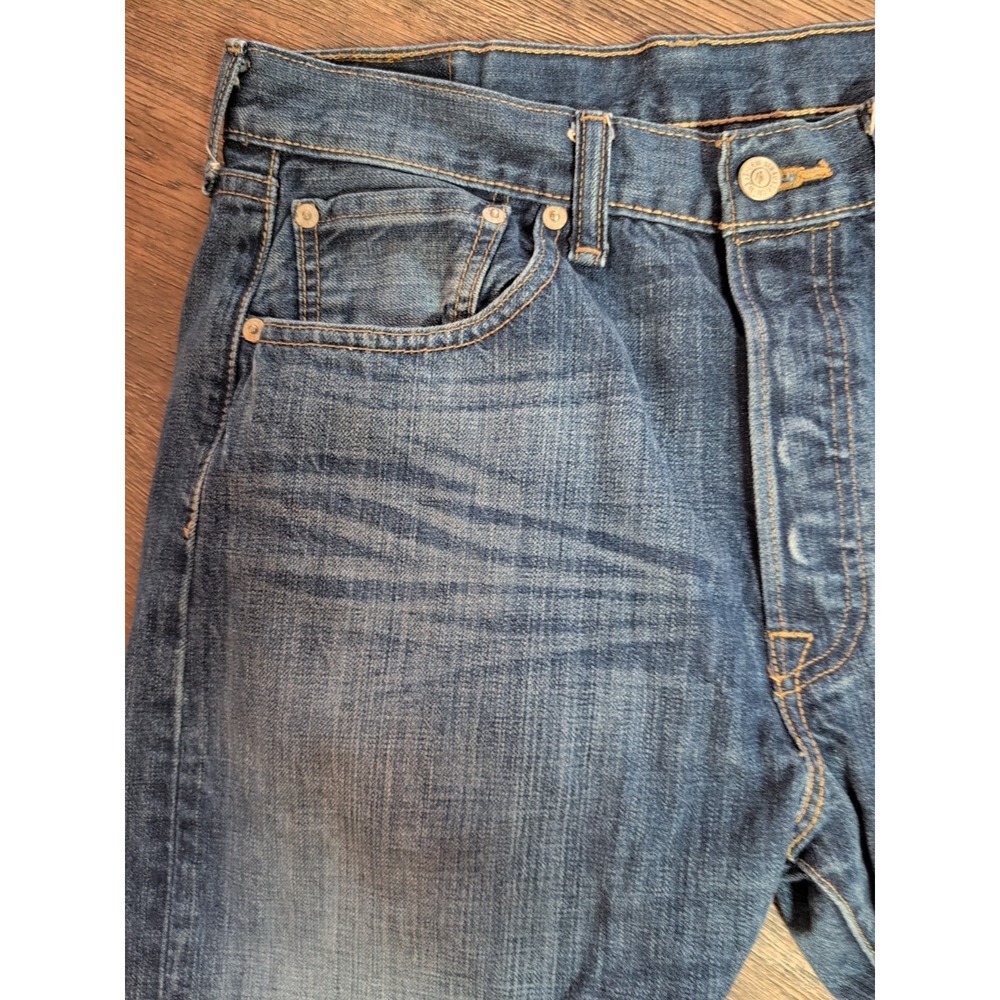 Vintage Levi's 501 Men's Button 32x34 Jeans Medium Wash Whiskered Diststressed - Picture 4 of 16